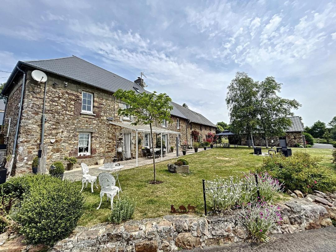 Chambres D'Hotes La Clef Des Champs Montpinchon Exteriér fotografie